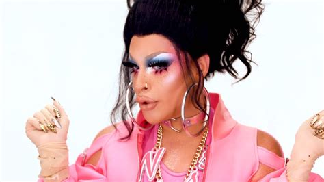 ariel versace missing finger|Ariel Versace on RuPaul's Drag Race: What her Instagram .